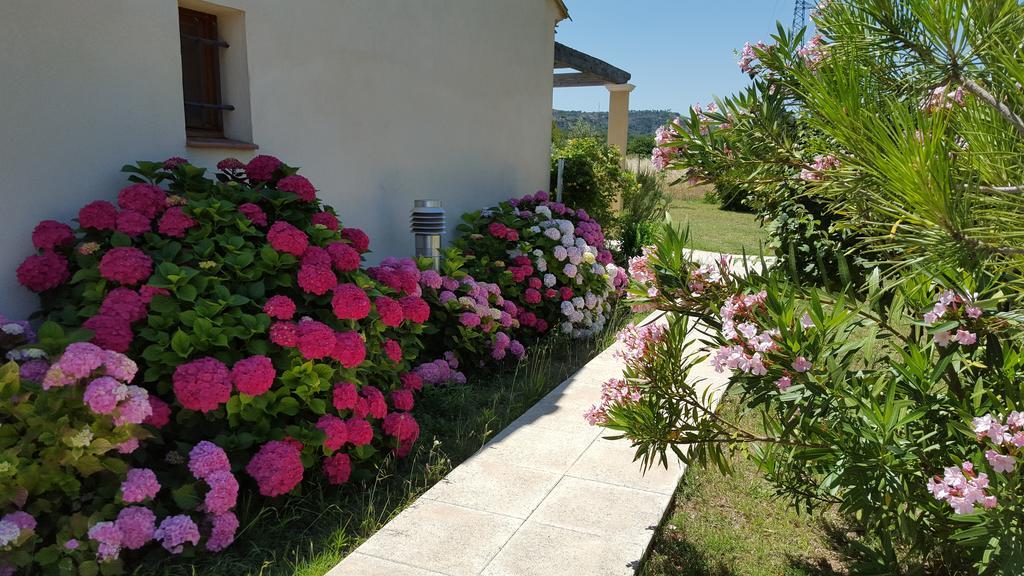 Lamanderie En Provence Bed and Breakfast Alleins Δωμάτιο φωτογραφία