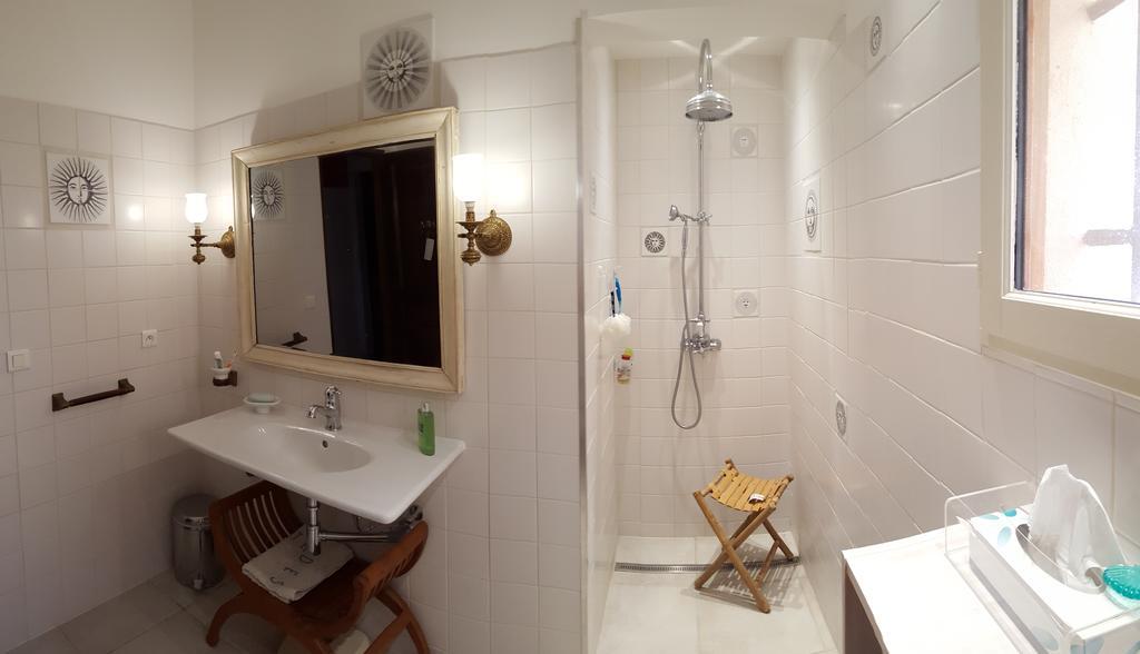 Lamanderie En Provence Bed and Breakfast Alleins Δωμάτιο φωτογραφία
